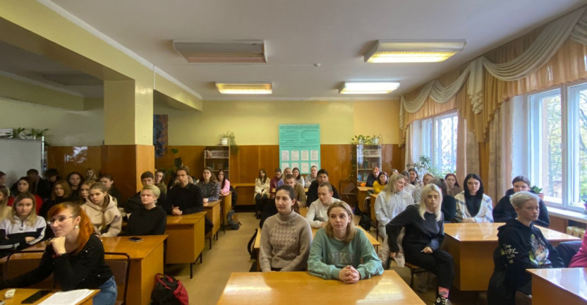 20 октября 2023 года представитель Туластата Медведева Е.П. посетила  ГПОУ ТО "Тульский экономический колледж", где прошёл открытый классный час для студентов
